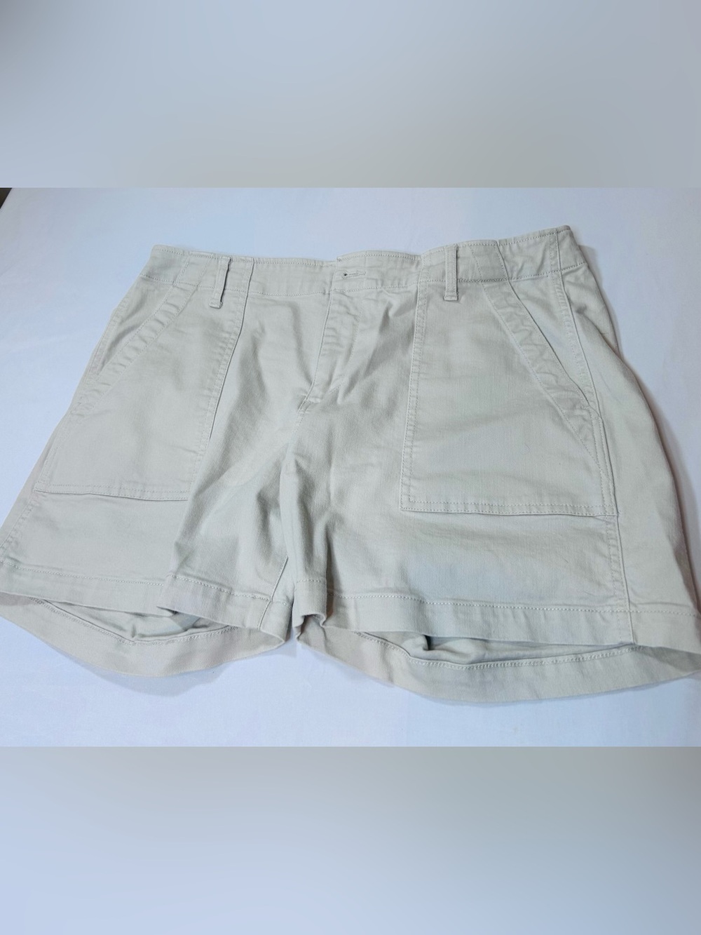 Liverpool Los Angelo’s Khaki Chino Shorts Wide Pocket Detail Size 14 NWOT